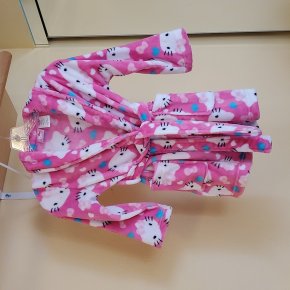 Hello Kitty Robe, Sm Purse & Key Chain - Picture 3 of 10